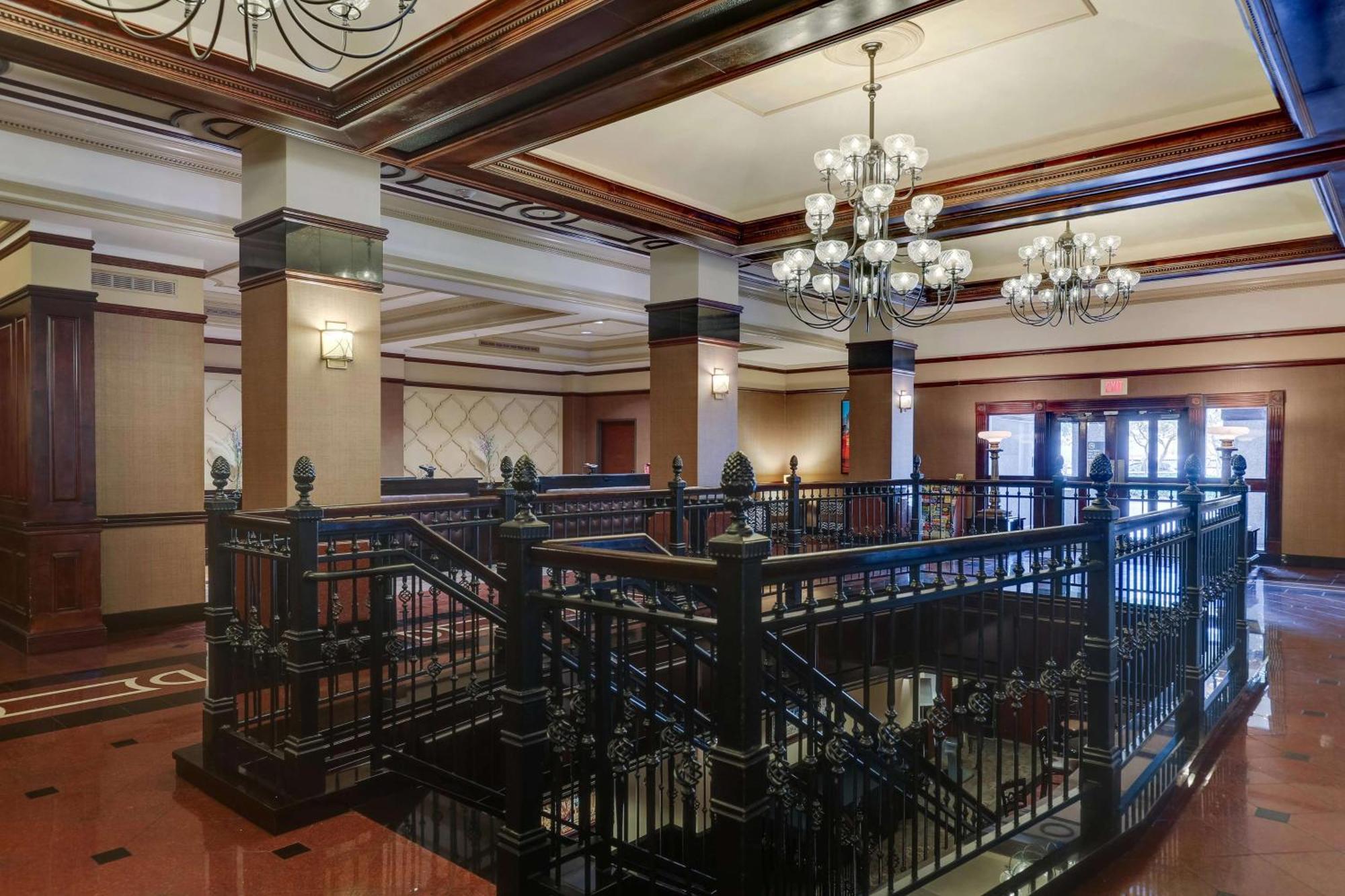 Drury Plaza Hotel New Orleans  Kültér fotó